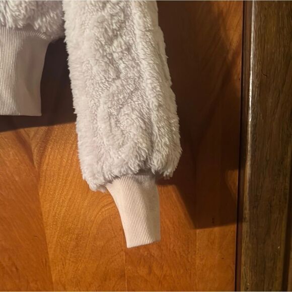 Gracis Women's Cream Faux Fur Jacket - Picture 6 of 6